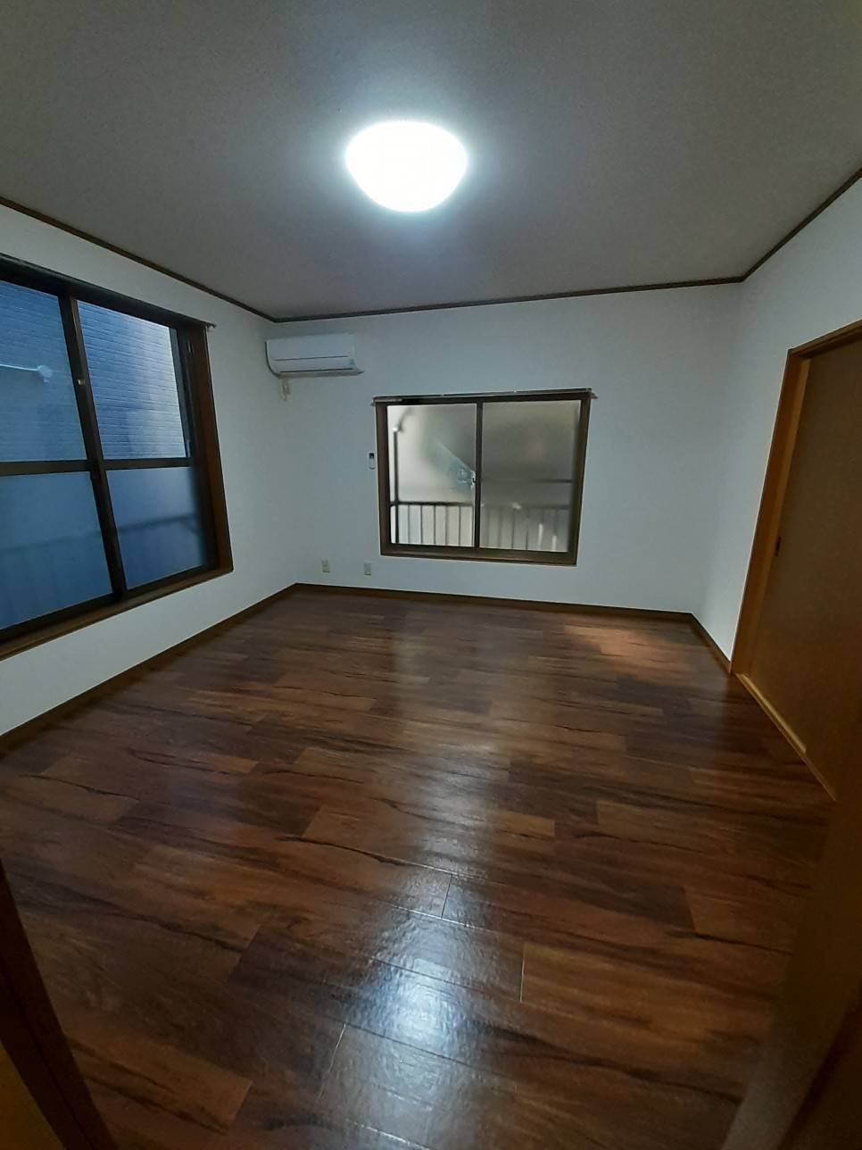 居室・リビング　他階の写真になります。