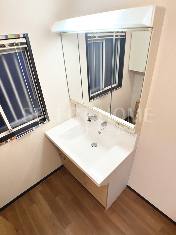 洗面設備　朝の身支度には欠かせない独立洗面化粧台