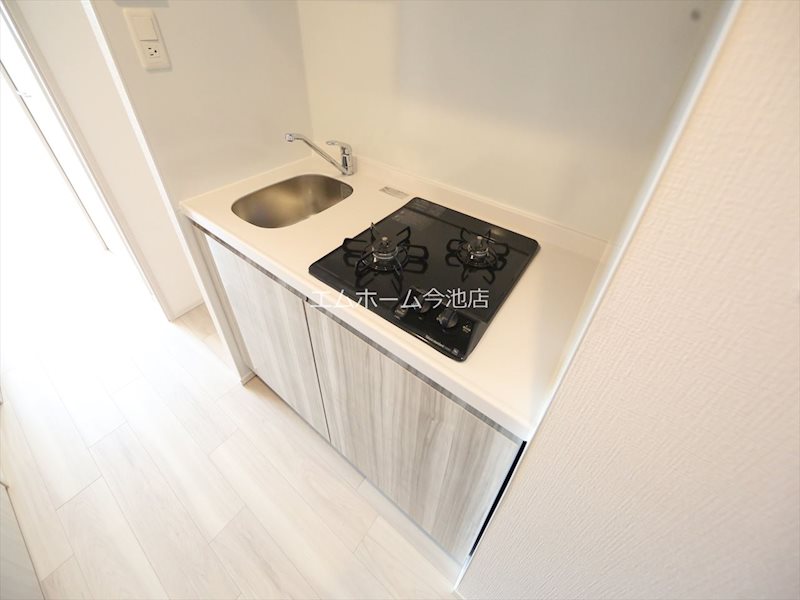 キッチン　システムキッチン（ガス2口コンロ付）
