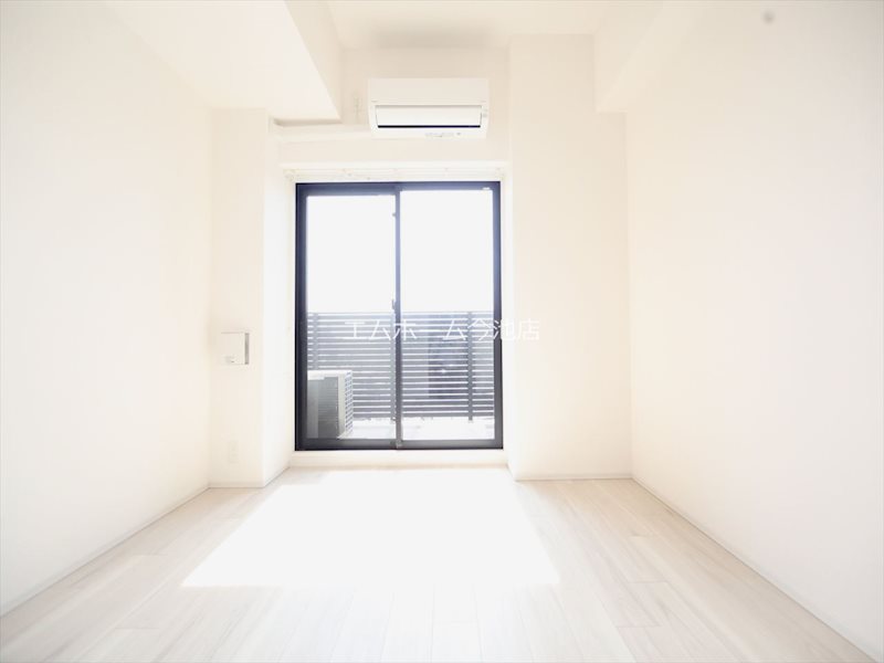 その他部屋・スペース　洋室6.4帖　エアコン付　収納充実　バルコニー