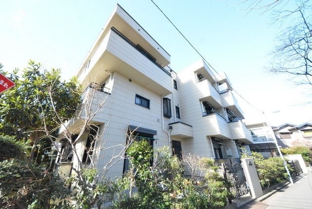 建物外観　★駅徒歩３分★