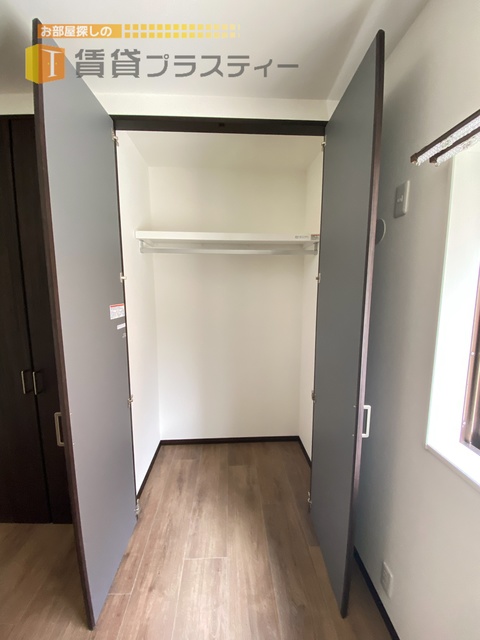 収納　お洋服もかけられます。