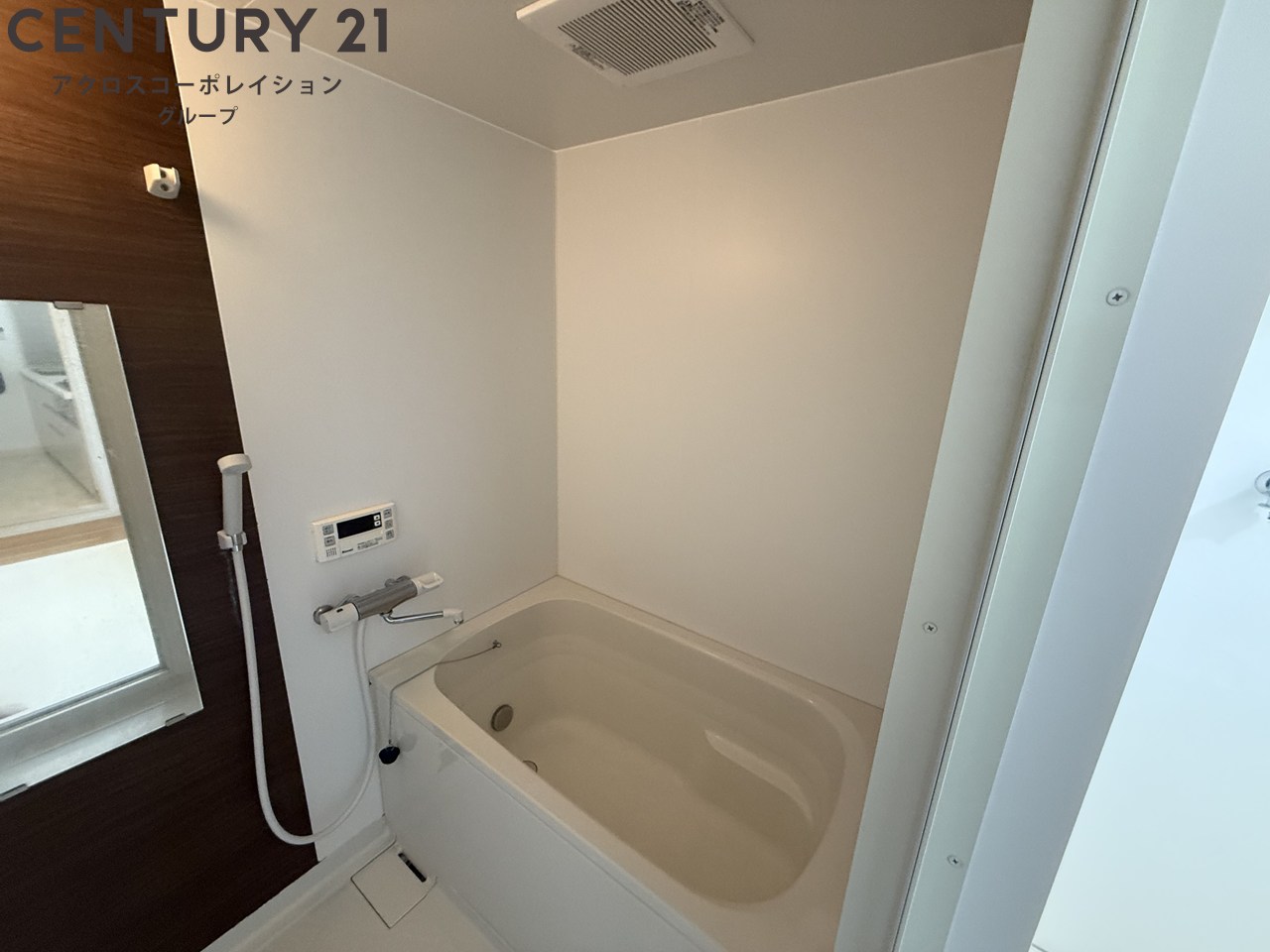 バス・シャワールーム　シンプルで機能的なユニットバスです！