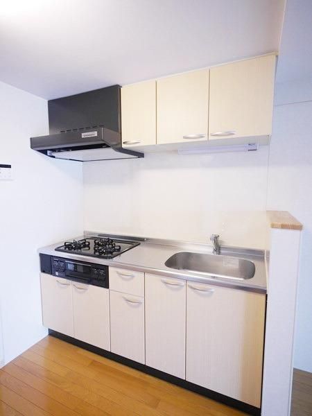 キッチン　★システムキッチンガス３口！★