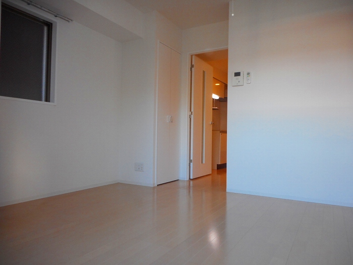 居室・リビング　同マンション別部屋参考写真です