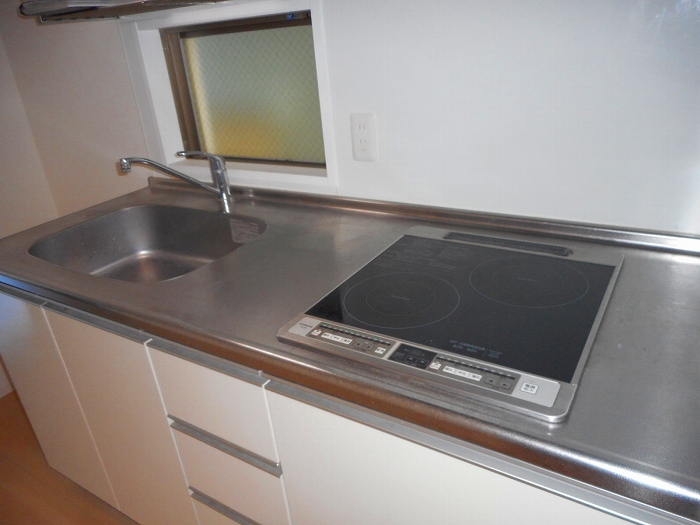 キッチン　同マンション別部屋参考写真です