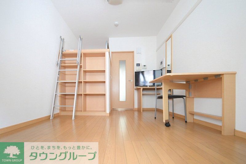 居室・リビング　1階、同タイプの部屋の写真です