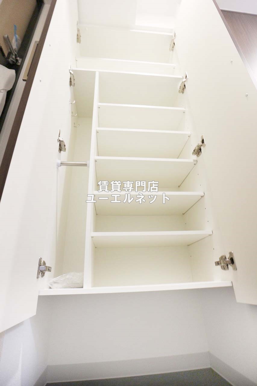 その他設備　収納力たっぷりのシューズボックスで玄関すっきり！