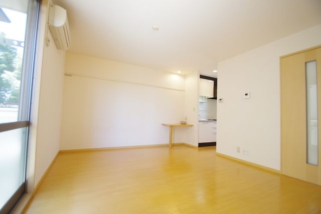 居室・リビング　★明るい洋室★