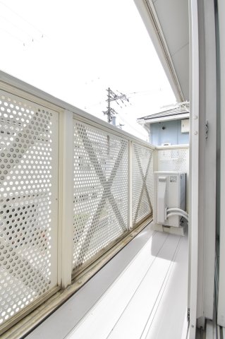 バルコニー　明るい南向きバルコニーです