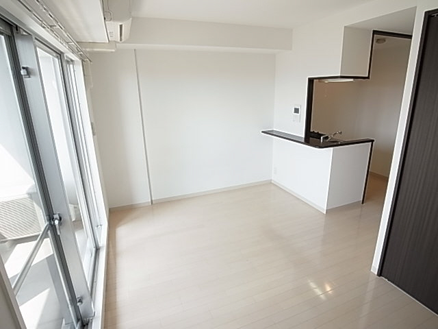 居室・リビング　写真は同マンションの別のお部屋のものです