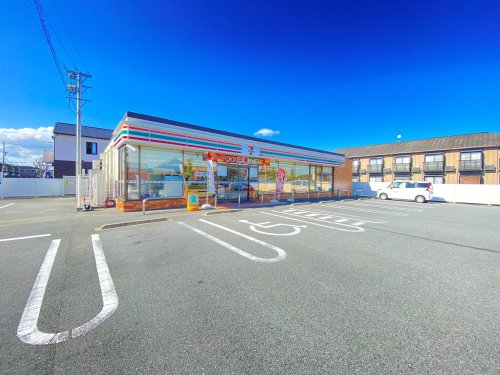 コンビニ　セブンイレブン泉町店（コンビニ）まで307m