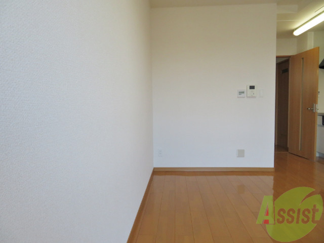 収納　収納はありませんが、この辺に家具を置くのはどうでしょうか。