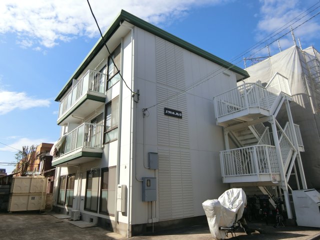 建物外観　ブレーメン商店街側☆全部屋角部屋☆