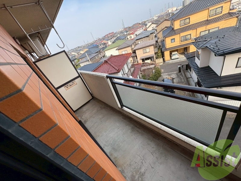 バルコニー　こちらはバルコニーになります。物干し設置可能。