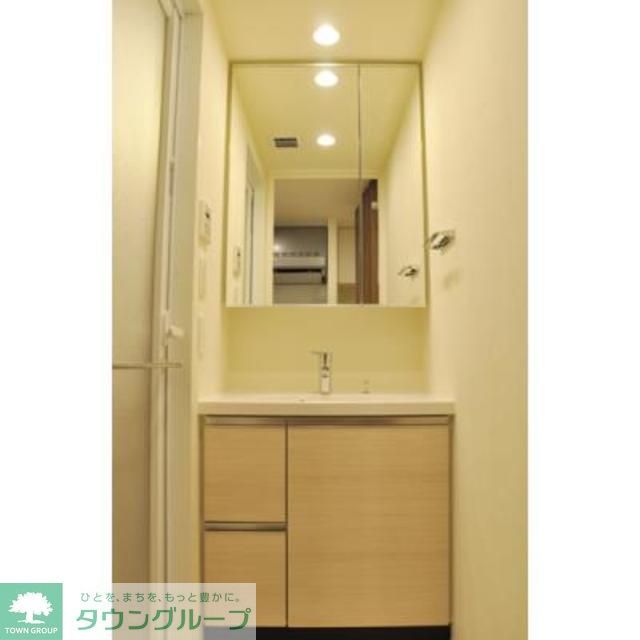 洗面設備　※写真は同タイプ住戸です。