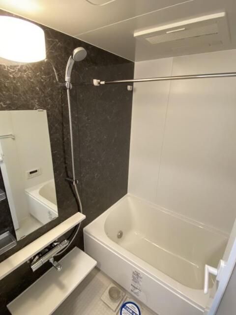 バス・シャワールーム　ゆったり過ごせるお風呂です