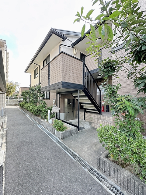 エントランス　宅配ボックス完備