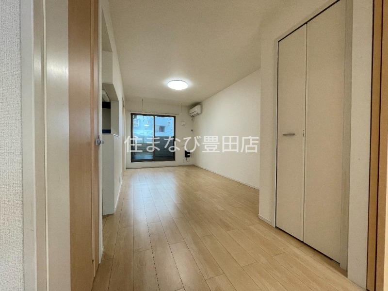 居室・リビング　反転同型タイプ