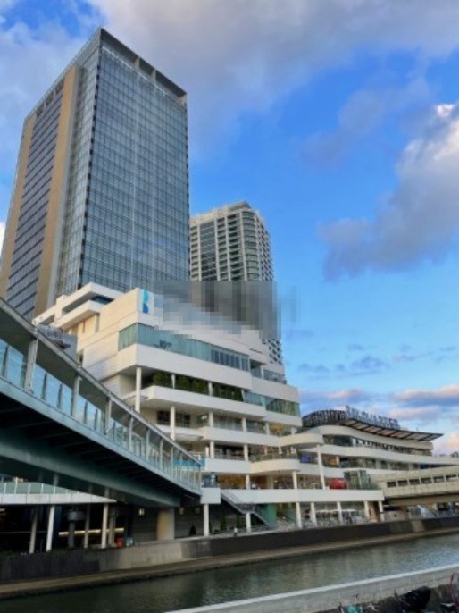 ショッピングセンター　横浜ベイクォーター（ショッピングセンター）まで856m