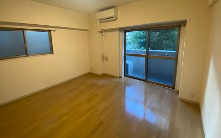 居室・リビング　※別部屋の参考写真です。