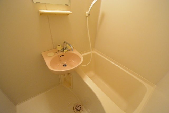 バス・シャワールーム　バストイレセパレートタイプでオススメ♪