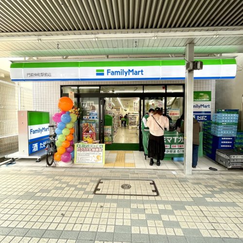 コンビニ　ファミリーマート 門前仲町駅前店（コンビニ）まで14m