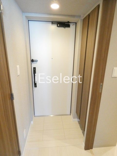 玄関　大きなシューズボックスが有りお履物が多い方も安心です