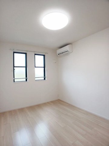 その他部屋・スペース　明るい色調の室内です