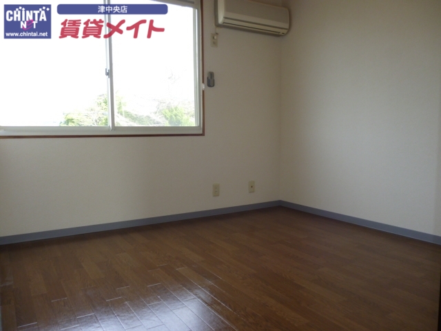 居室・リビング　反転タイプ参考写真