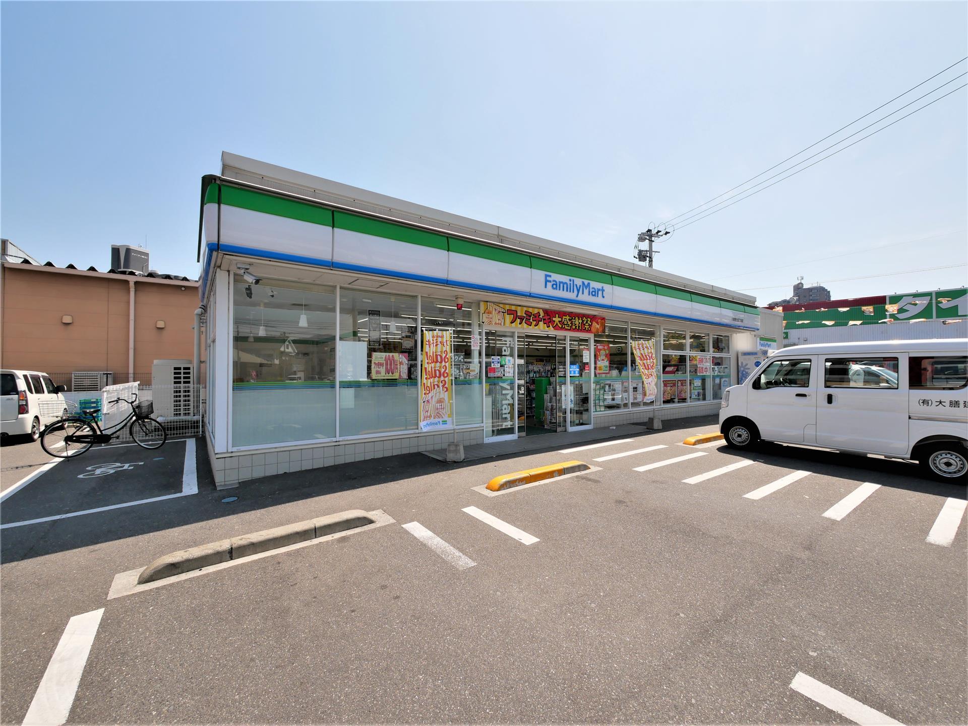 コンビニ　ファミリーマート 小倉徳力五丁目店（コンビニ）まで630m