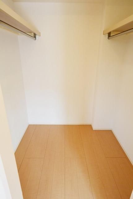 収納　★沢山入るウォークインクローゼットです★