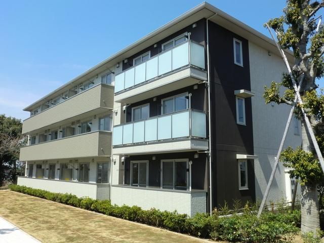 建物外観　★南向きで日当たりの良い・大手ハウスメーカー施工です★