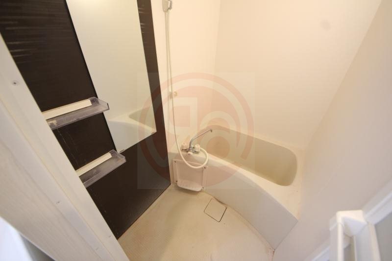 バス・シャワールーム　コンパクトで使いやすいお風呂です