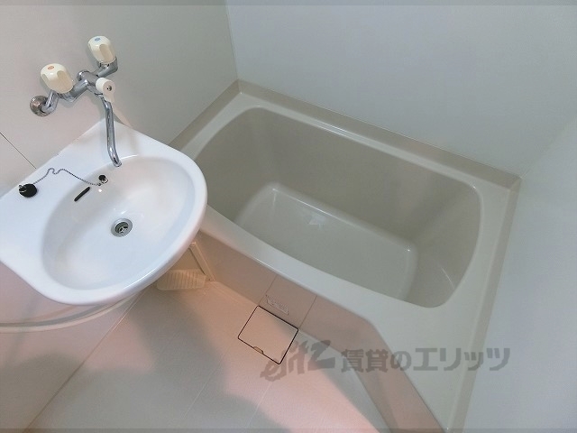 バス・シャワールーム　バス