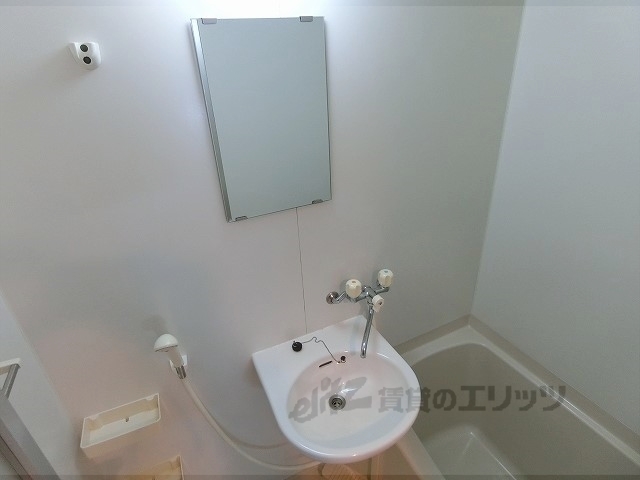 洗面設備　浴室内洗面所