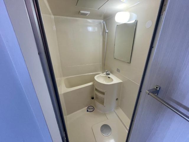 バス・シャワールーム　ゆったりとしたバスルームです