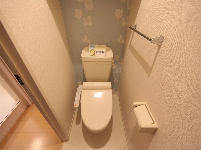 トイレ　温水洗浄便座付トイレ