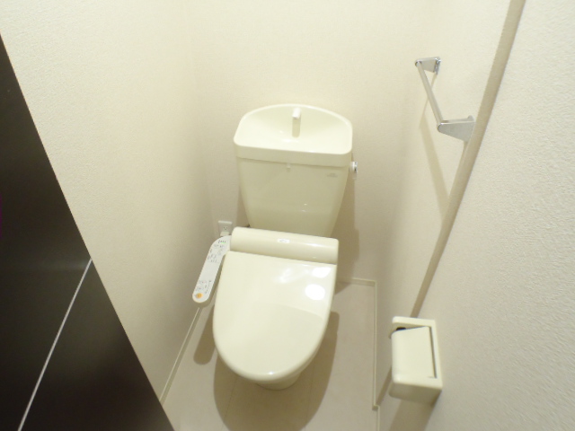 トイレ　ウォシュレット付き