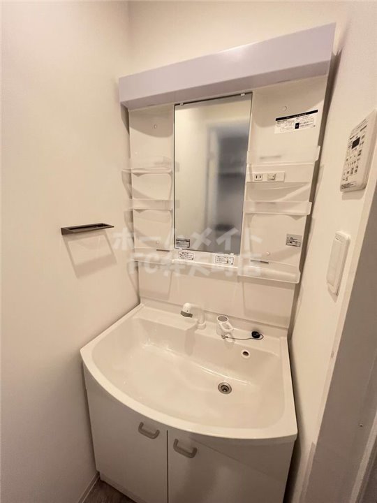 洗面設備　コンパクトで使いやすい洗面所