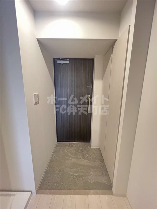 玄関　収納もある玄関です