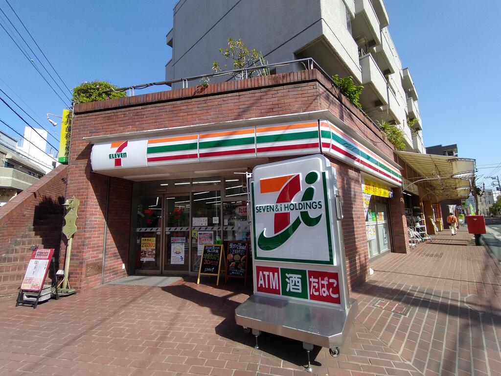 コンビニ　セブンイレブン 調布仙川駅南店（コンビニ）まで69m