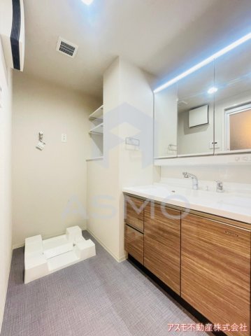 洗面設備　同マンション別部屋　参考写真