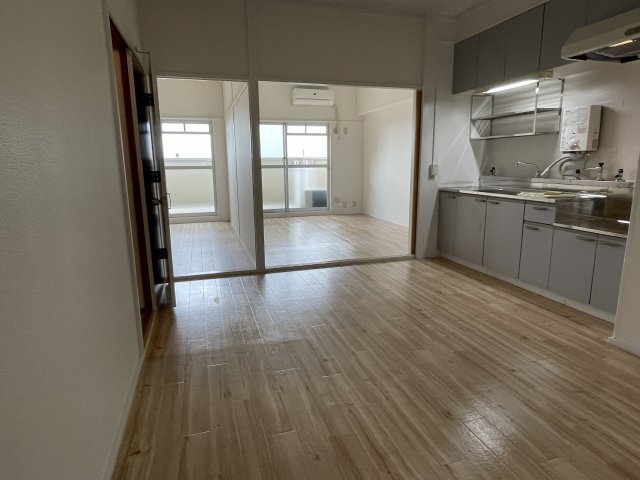 居室・リビング　こちらのリビングで趣味の時間をお楽しみください