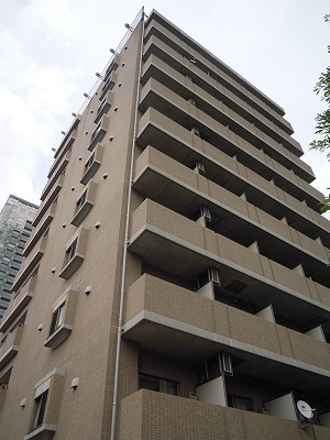 建物外観　高級感のある外壁タイル張り