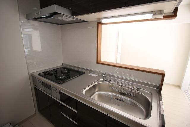 キッチン　3口ガスコンロのカウンターキッチン