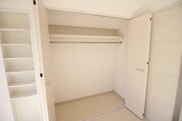収納　このほかにもう一つ大きなクローゼットあり