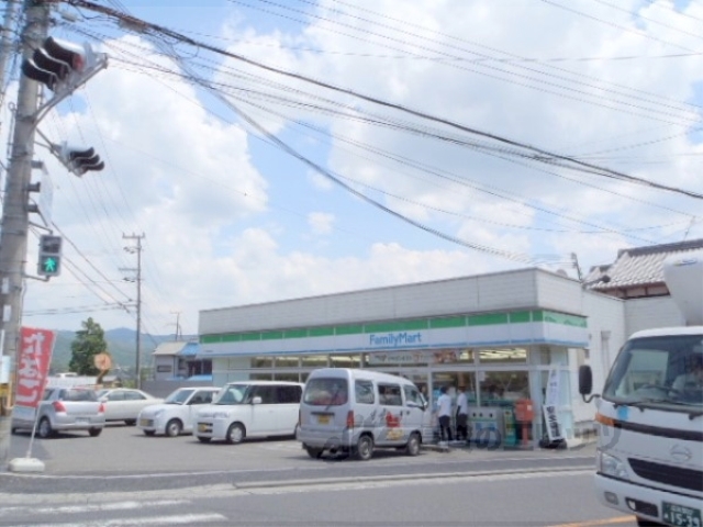 コンビニ　ファミリーマート大津黒津店（コンビニ）まで850m