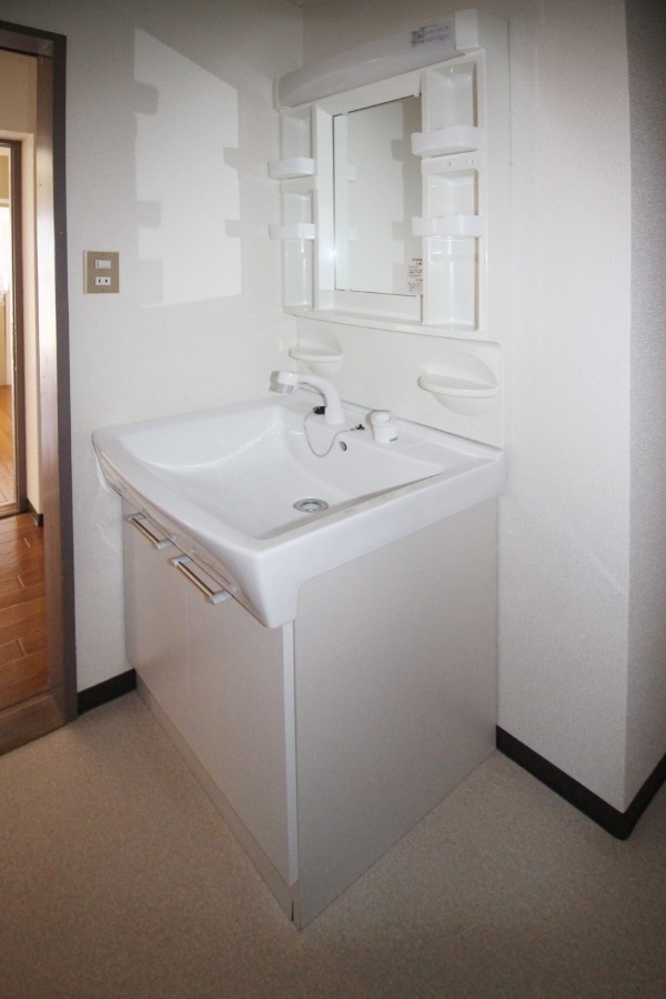 洗面設備　洗面化粧台シャンプードレッサー