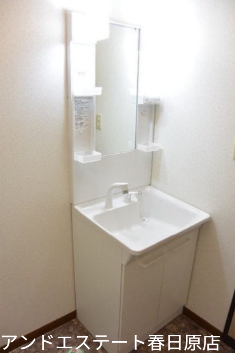 洗面設備　シャンプードレッサー付き洗面台